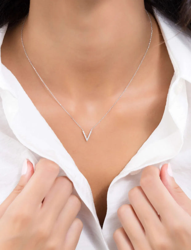 18K Gold Pavé Diamond V-Line Necklace