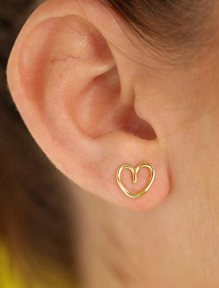 18K Gold Wire Heart Earrings