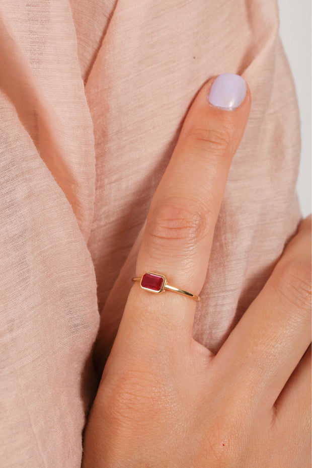 18K Gold Baguette Bezel Stackable Ring