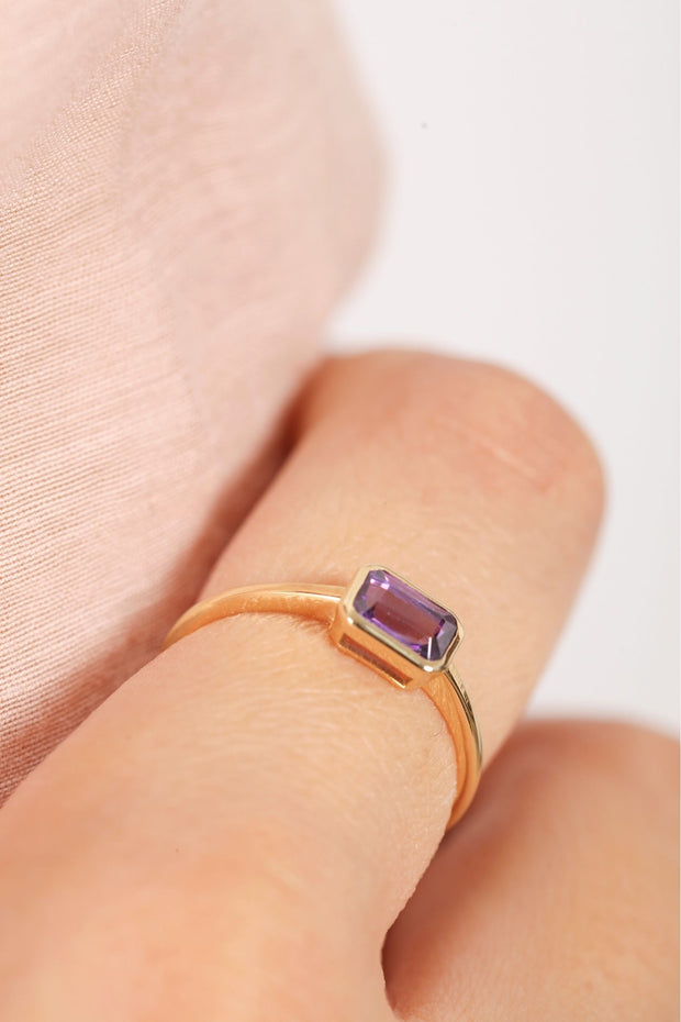 18K Gold Baguette Bezel Stackable Ring