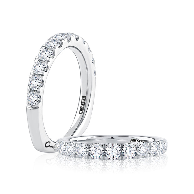 14k Sophisticated Pavé Diamond Wedding Band